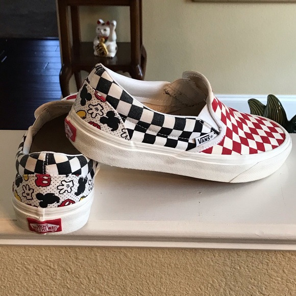 disney x vans slip on